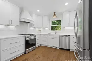 6819 Woodstock Dr, Charlotte, NC 28210 - Photo 6