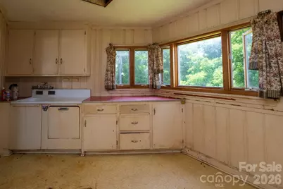 115 Church Street, Burnsville, NC 28714 - Photo 14