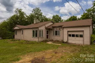 115 Church St, Burnsville, NC 28714 - Photo 2