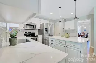 2908 Pinewood Hill Dr, Matthews, NC 28105 - Photo 8