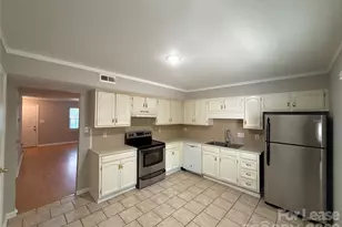 11016 Hunter Trail Ln, Charlotte, NC 28226 - Photo 4