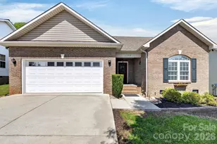 1590 Mayfair Dr, Conover, NC 28613 - Photo 1