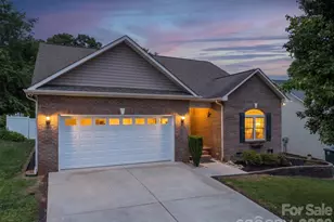 1590 Mayfair Dr, Conover, NC 28613 - Photo 2