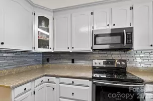 1590 Mayfair Dr, Conover, NC 28613 - Photo 32