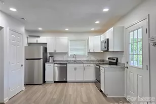 217 Foxwood Dr, Maiden, NC 28650 - Photo 2