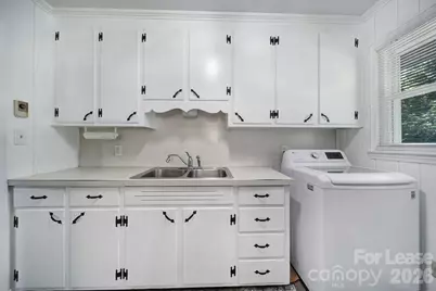 4301 Briarhill Drive, Charlotte, NC 28215 - Photo 24