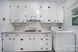 4301 Briarhill Dr, Charlotte, NC 28215 - Photo 24
