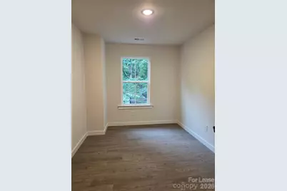 104 10th Avenue SE, Hickory, NC 28602 - Photo 6
