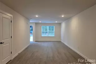 104 10th Ave SE, Hickory, NC 28602 - Photo 2