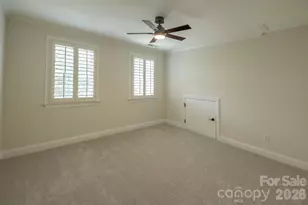 9323 Bonnie Briar Cir, Charlotte, NC 28277 - Photo 20