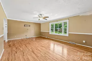 8417 Rolling Hills Ave, Hickory, NC 28602 - Photo 6