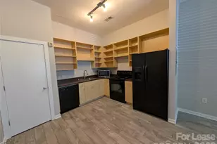 1020 E 36th St, Charlotte, NC 28205 - Photo 4