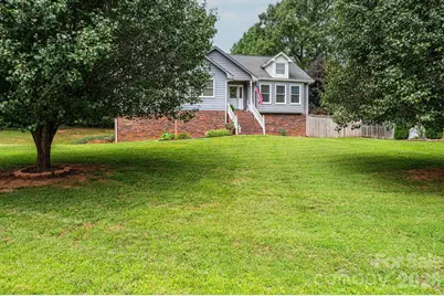 4158 Arrowhead Drive NE, Hickory, NC 28601 - Photo 4