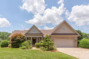 7032 Kidwelly Ln, Matthews, NC 28104 - Photo 1