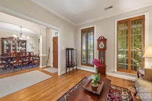 7032 Kidwelly Ln, Matthews, NC 28104 - Photo 4