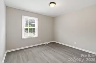 2732 Thornton Rd, Charlotte, NC 28208 - Photo 10
