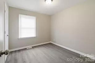 2732 Thornton Rd, Charlotte, NC 28208 - Photo 8