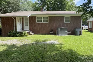 723 Kings Mountain St, Clover, SC 29710 - Photo 20