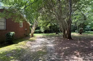723 Kings Mountain St, Clover, SC 29710 - Photo 4