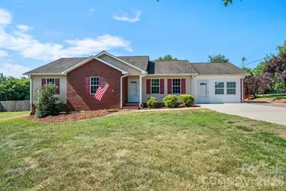 114 Glenwood Valley Drive, Harmony, NC 28634 - Photo 1