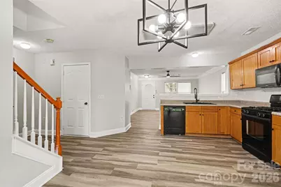 6010 Raisin Tree Lane, Charlotte, NC 28215 - Photo 8