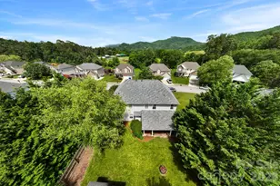 266 Wildbriar Rd, Fletcher, NC 28732 - Photo 6