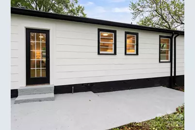 142 S Ervin Avenue, Newton, NC 28658 - Photo 4
