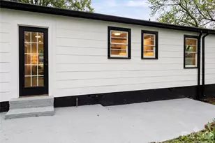 142 S Ervin Ave, Newton, NC 28658 - Photo 4