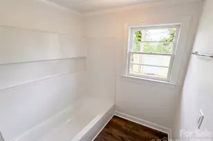 142 S Ervin Ave, Newton, NC 28658 - Photo 10