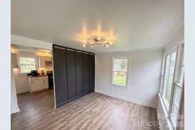142 S Ervin Avenue, Newton, NC 28658 - Photo 6