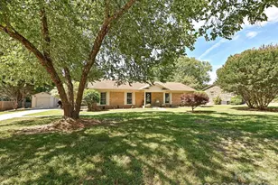 218 Sturbridge Dr, Charlotte, NC 28214 - Photo 2