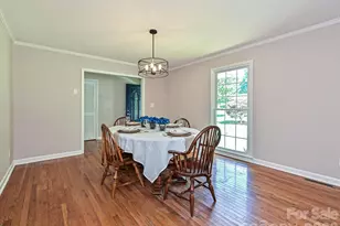 218 Sturbridge Dr, Charlotte, NC 28214 - Photo 8