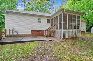 8904 Gosnell Dr, Charlotte, NC 28227 - Photo 2