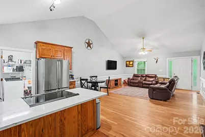 8904 Gosnell Drive, Charlotte, NC 28227 - Photo 4
