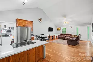 8904 Gosnell Dr, Charlotte, NC 28227 - Photo 4