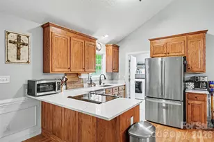 8904 Gosnell Dr, Charlotte, NC 28227 - Photo 10