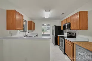 9229 Simonton Dr, Charlotte, NC 28269 - Photo 12