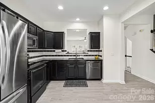 12727 Bullock Greenway Blvd, Charlotte, NC 28277 - Photo 2