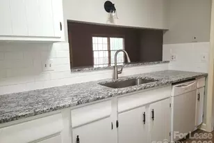 2141 Selwyn Ave, Charlotte, NC 28207 - Photo 2