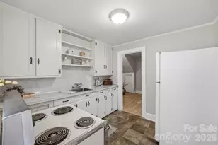 267 S Center St, Taylorsville, NC 28681 - Photo 16