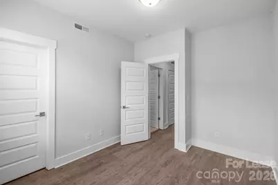 570 W End Drive, Charlotte, NC 28208 - Photo 32