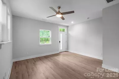 570 W End Drive, Charlotte, NC 28208 - Photo 6