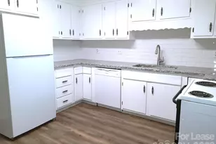 2141 Selwyn Ave, Charlotte, NC 28207 - Photo 2