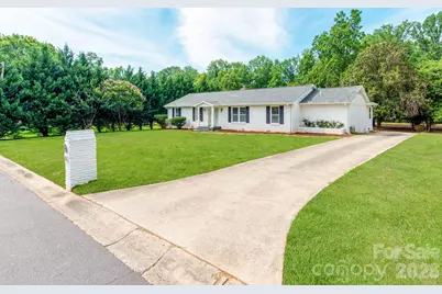 629 Belmorrow Drive, Charlotte, NC 28214 - Photo 2