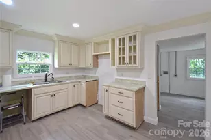 622 Green St Loop, Marion, NC 28752 - Photo 4