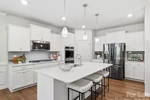4047 Havenport Cir, Tega Cay, SC 29708 - Photo 8