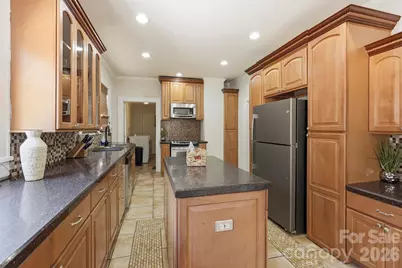 209 Grandin Road, Charlotte, NC 28208 - Photo 6