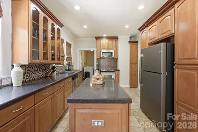 209 Grandin Road, Charlotte, NC 28208 - Photo 4
