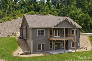 105 Sheila Wynne Dr, Hendersonville, NC 28732 - Photo 2