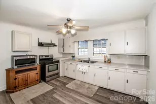 229 E McNeely Ave, Mooresville, NC 28115 - Photo 16